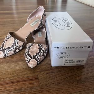 Steve Madden snakeskin pointed toe flats